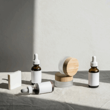 Nachhaltige Kosmetikverpackungen: Leitfaden für Apotheken, Dermatologinnen und Kosmetikstudios