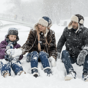 UV-Schutz im Winter ist ein essenzieller Bestandteil der Hautpflege und dient nicht nur der Prävention von Sonnenbrand.