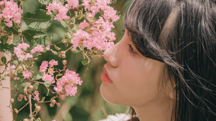 Deo-Tipps für den Frühling: Individuelle Frische. Die Wahl des richtigen Deos ist heuer eine Balance zwischen Schutz und Pflege.