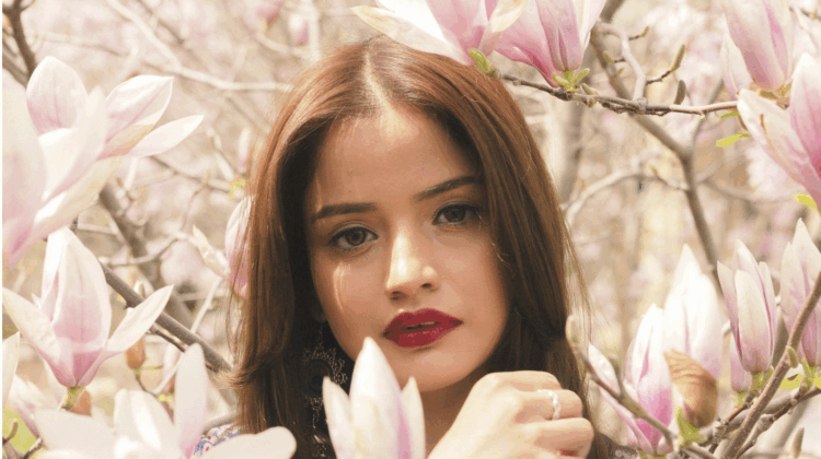 Alles neu macht der Mai: Erneuern Sie Ihre Routine und lassen Sie Ihre Haut mit der Sonne um die Wette strahlen.