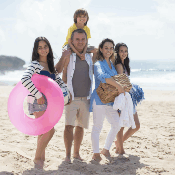 Sonnenschutz-Guide mit den jeweils fünf besten Tipps für Männer, Frauen und Kinder.