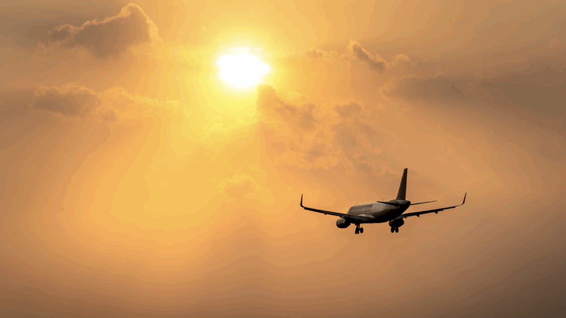 Kosmetik im Handgepäck: Ab Juli 2026 Schneller durch die Sicherheitskontrolle am Flughafen Wien Schwechat.