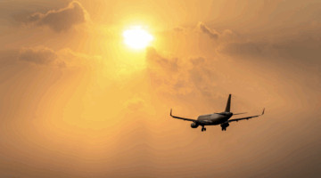 Kosmetik im Handgepäck: Ab Juli 2026 Schneller durch die Sicherheitskontrolle am Flughafen Wien Schwechat.