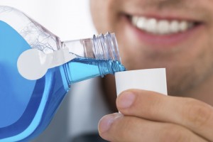 Mundspülungen sind Teil einer perfekten Zahnhygiene